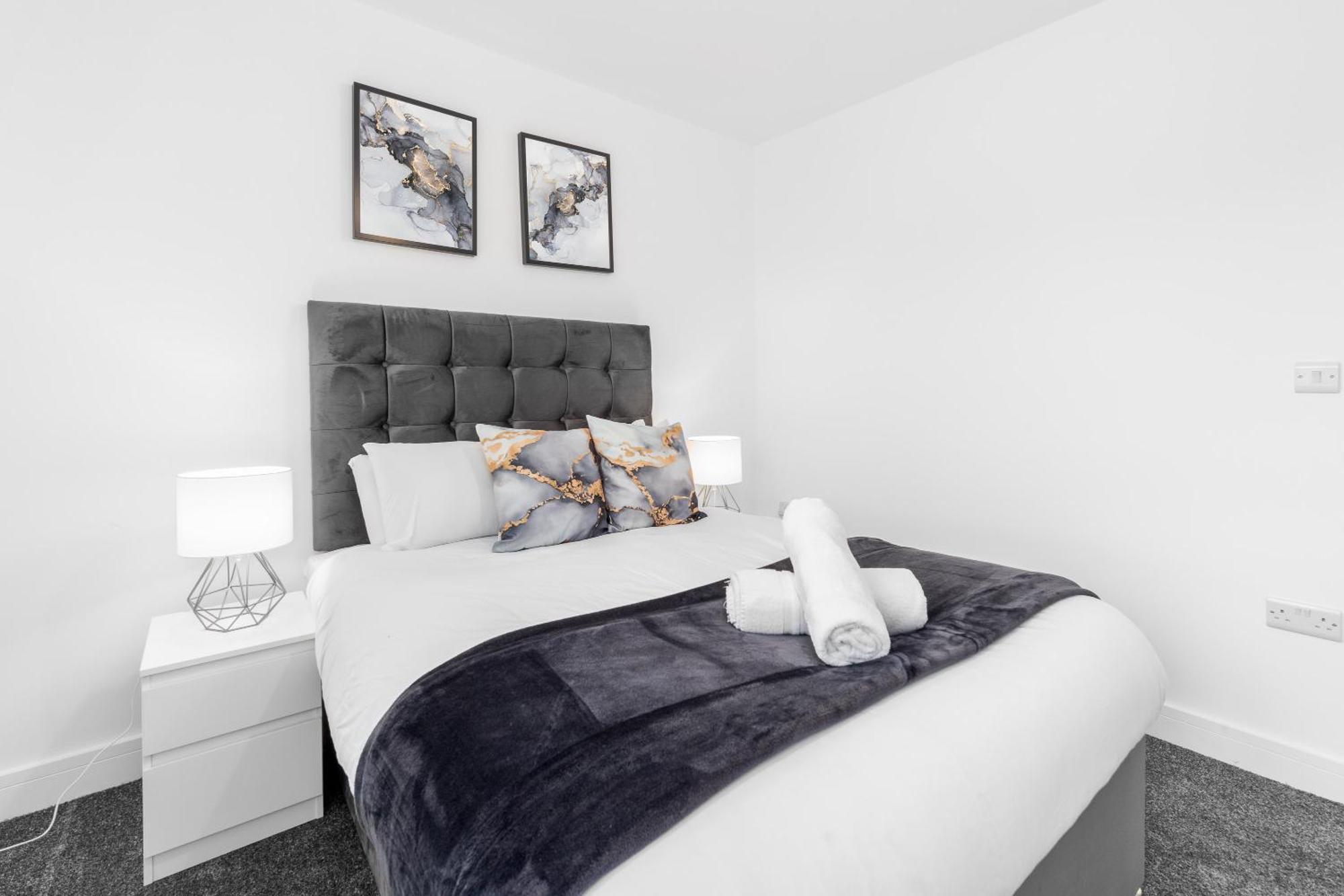 Stylish 2 Bedroom Apartment - Balcony - Secure Parking - Top Rated - 5Mc برمنغهام المظهر الخارجي الصورة
